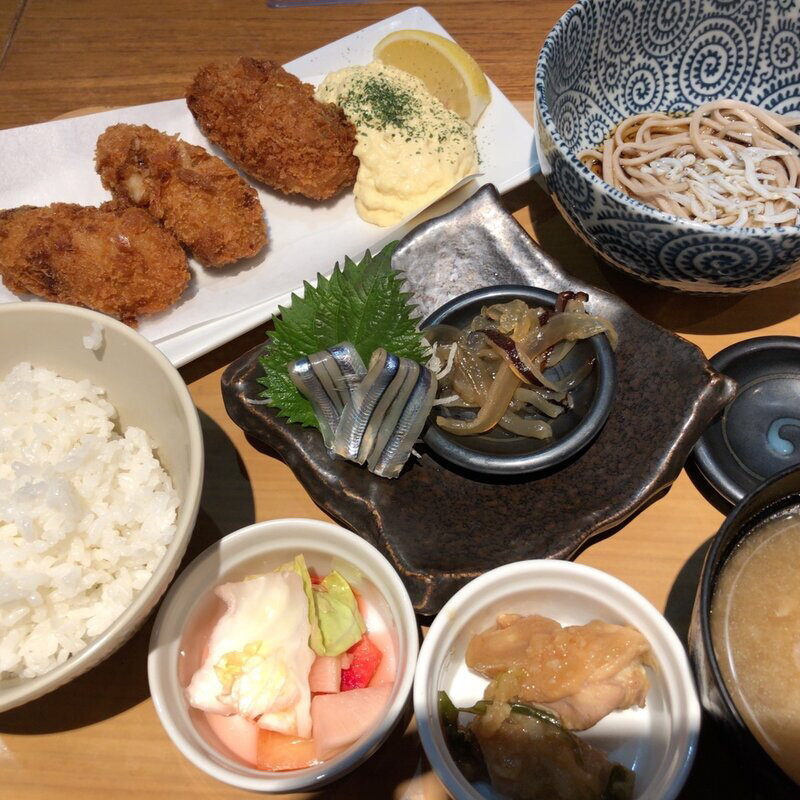 大粒カキフライランチ(湘南バルはなたれ)