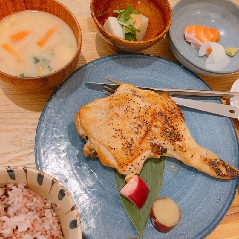 ローストチキンプレート(ふぐ料理と有機野菜　とく山)