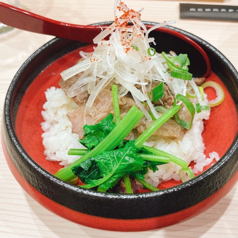 牛すじ丼(ラーメン専科 竹末食堂)