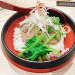 牛すじ丼(ラーメン専科 竹末食堂)