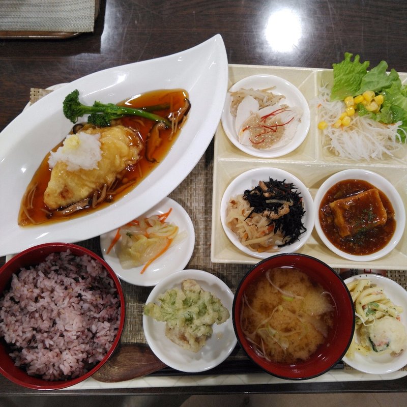 おまかせメインランチ(おかわりらいむくん )