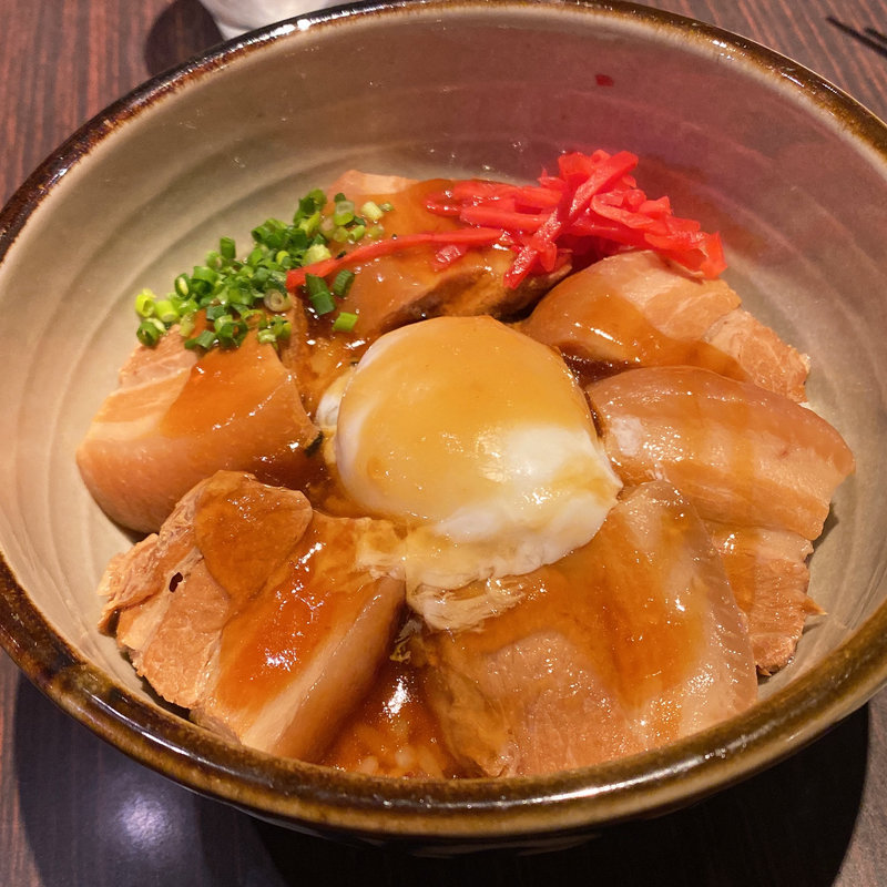 ラフテー丼定食(ちゅら屋 相鉄ジョイナス店)