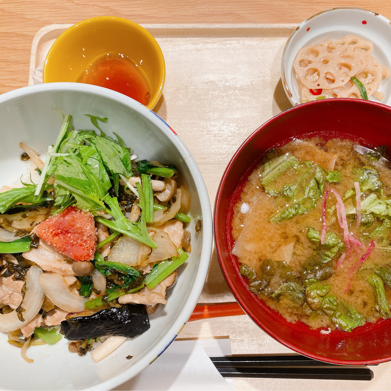 豚肉と青菜の高菜炒めと明太子ごはん(マルモキッチン ルミネ横浜店)
