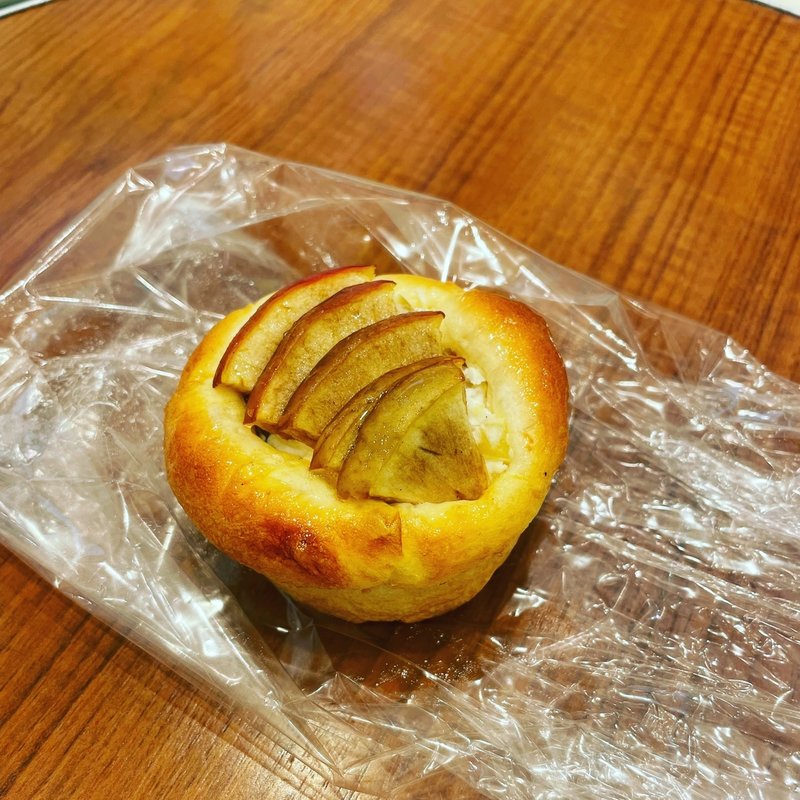 りんごチーズタルト(ブーランジェリー ポリーヌ)