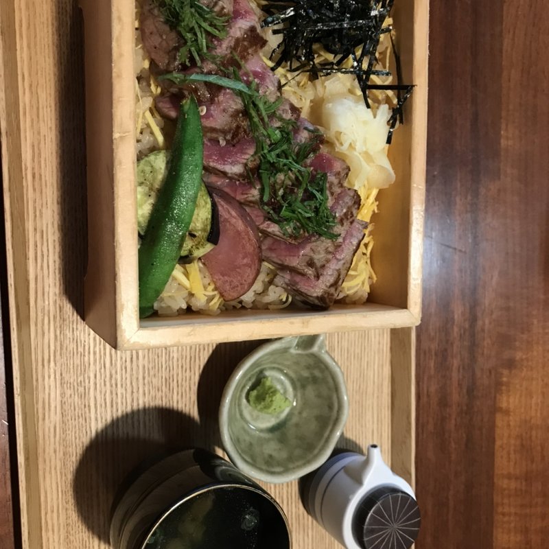 和牛重(伊勢うどん 奥野家 （いせうどん おくのや）)