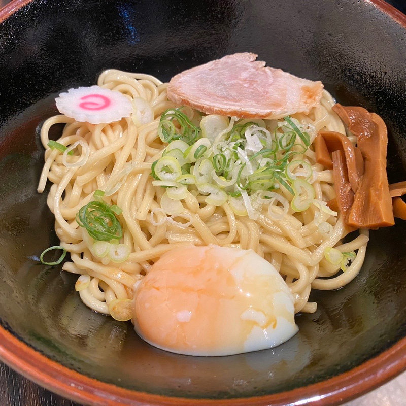 油そば(温玉・のりねぎ盛り)(油そば専門店ぶらぶら 横浜本店)