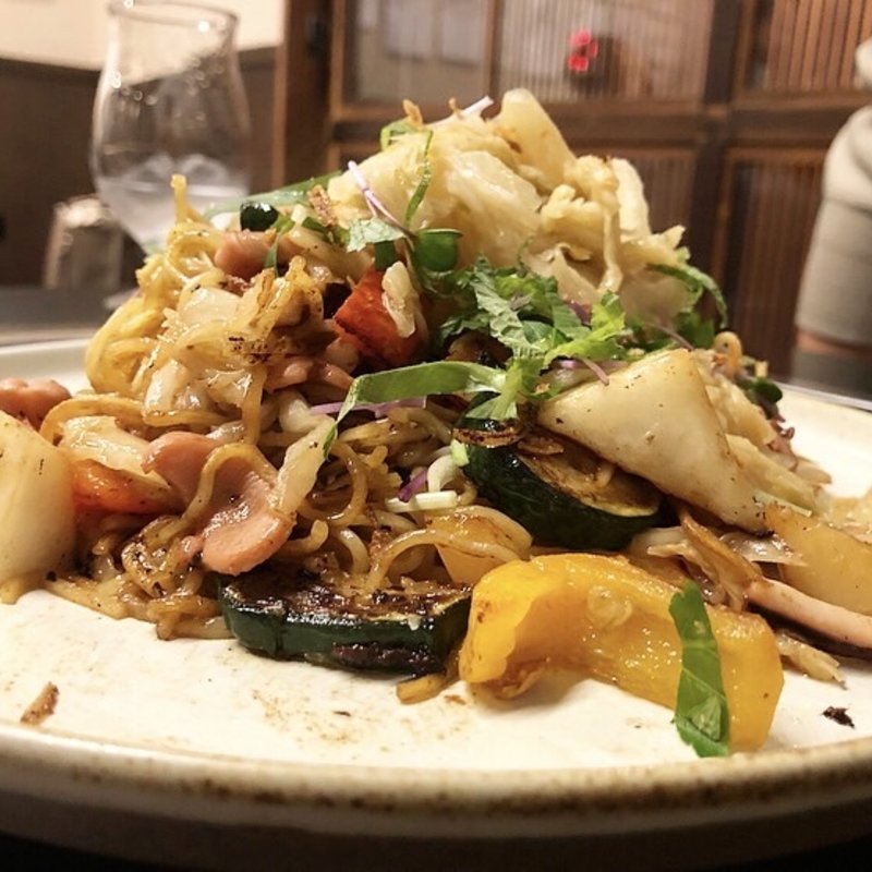 発酵ハクサイとイカ塩辛の焼きそば(鉄板BDYフジサン)