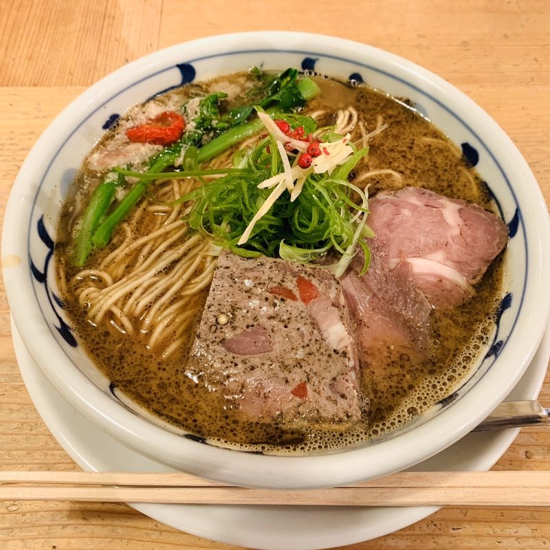 チャイと羊(ひつじそば 人と羊)