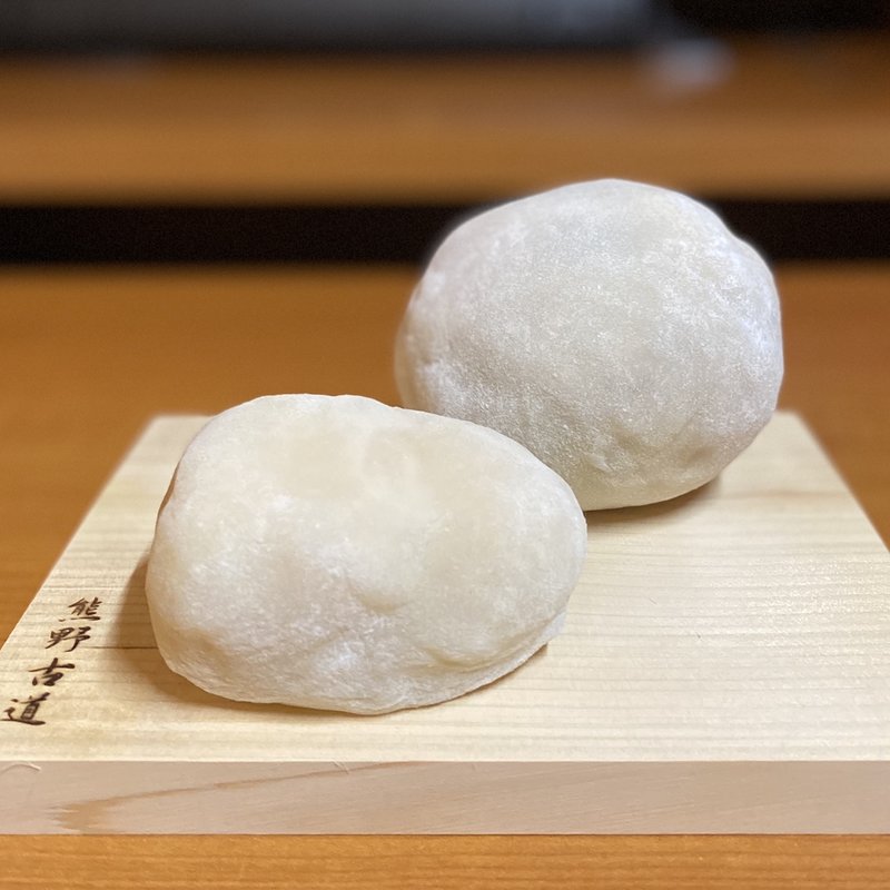 マスクメロン、無花果(覚王山フルーツ大福 弁才天 大名古屋ビル店)