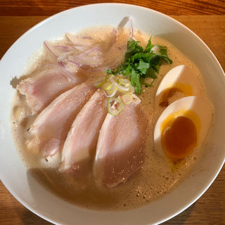 鶏白湯（味玉入り）(島田製麺食堂 鶏白湯専門店)