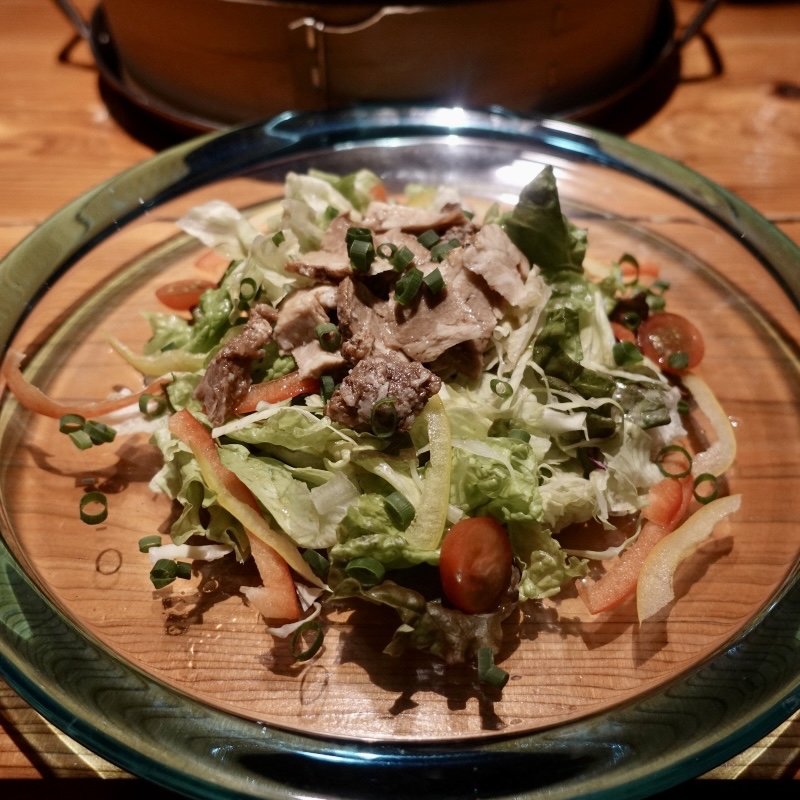 香味野菜とあぐ〜のしゃぶサラダ(沖縄料理しまぶた屋 )