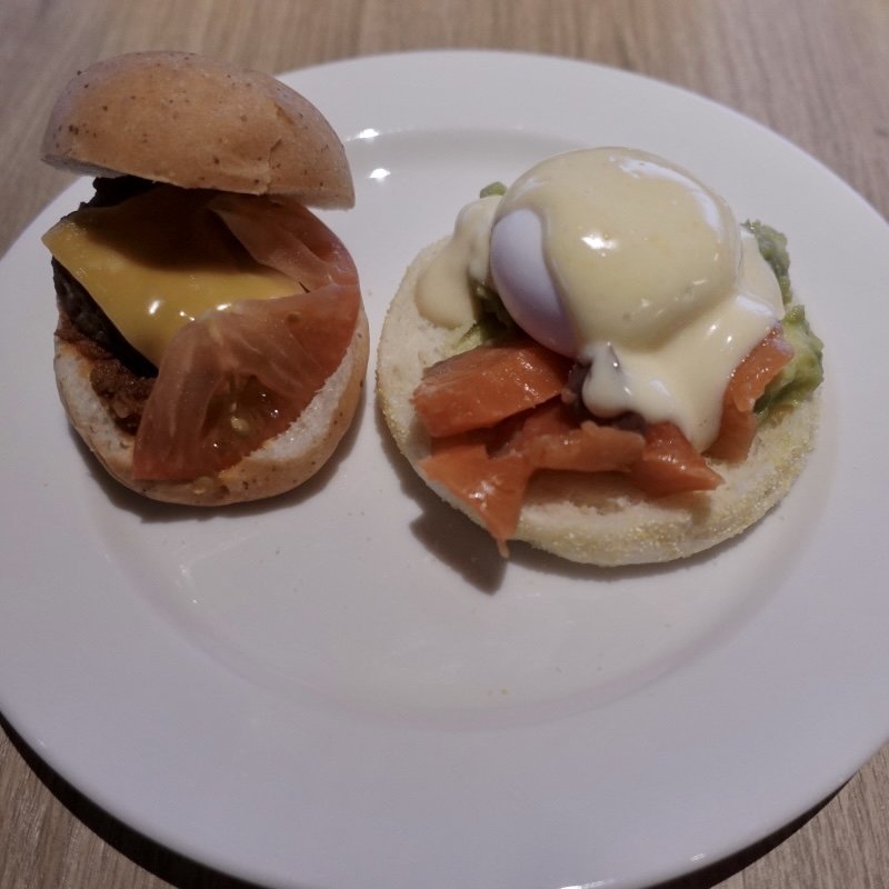 エッグベネディクト(クワッチー(QWACHI))