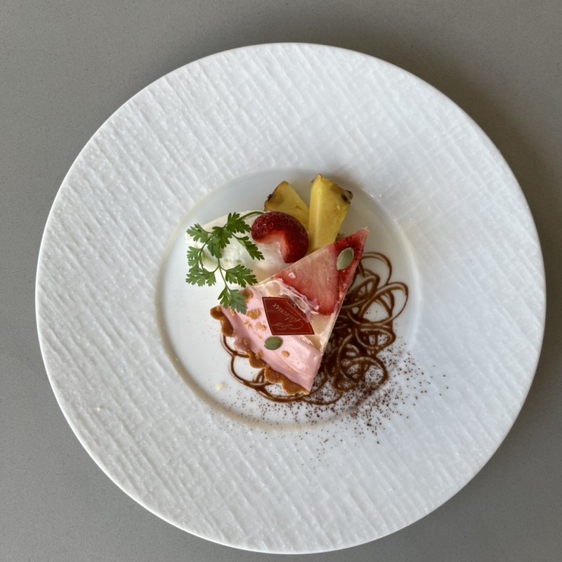 苺のタルト(TOLAH UMEDA)