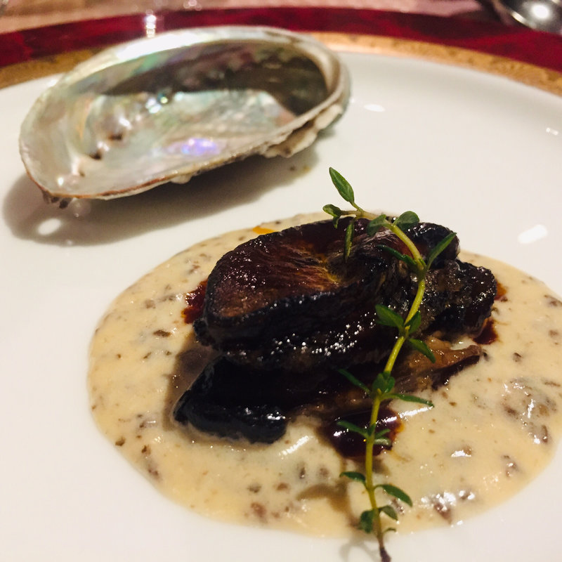 丸ごとアワビのステーキ(フランス厨房 旬彩 中央駅店 )