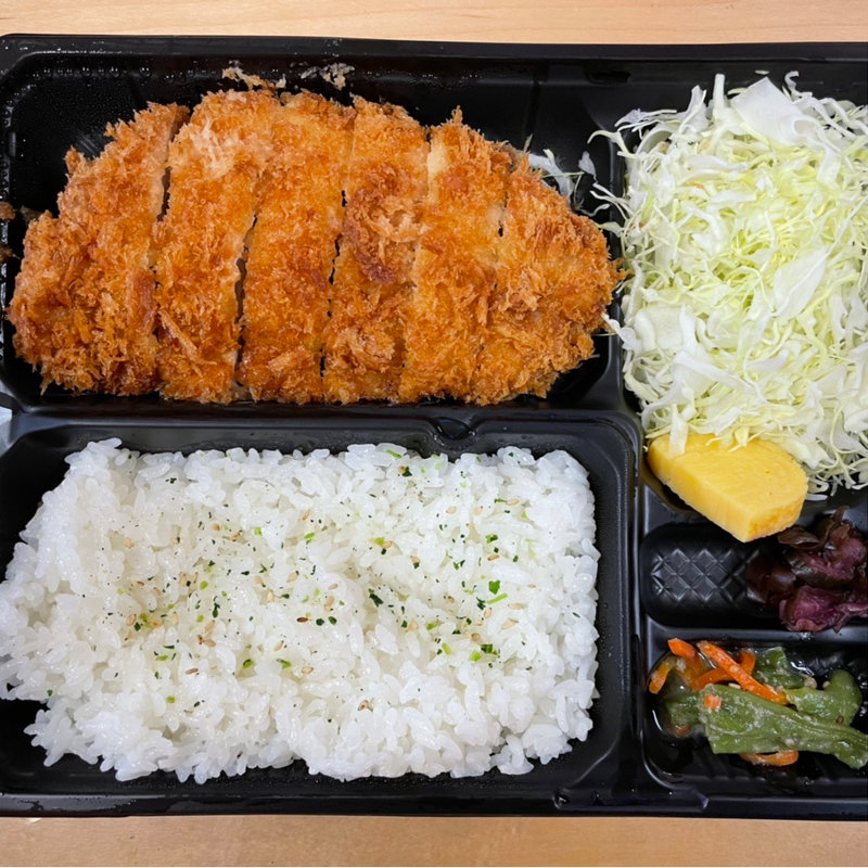 熟成三元麦豚上ロースかつ弁当(とんかつ新宿さぼてん 大泉ゆめりあ店)