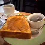 和と洋の調和シナモントースト～ごまアイス添え～(杜のカフェ cocode)