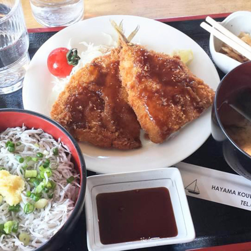 あじフライと釜あげしらすご飯(葉山港湾食堂)