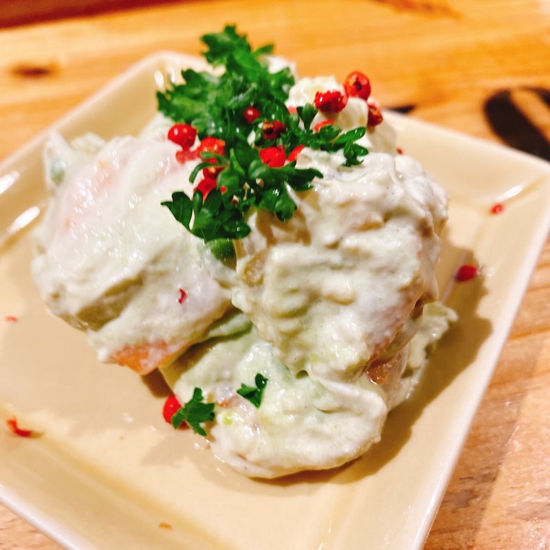 海老とアボカドのクリーミー和え(立呑処 ハチハチ )