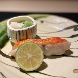 金目鯛の塩焼き、ずいきのゴマ酢和え(日本料理いまい)