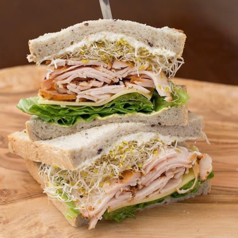 チキンパストラミ(キノーズマンハッタンニューヨーク)