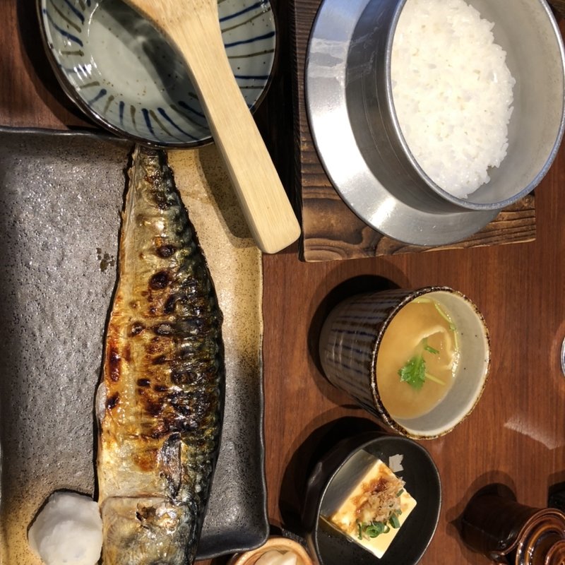 釜飯と金華鯖塩焼き定食(ADO)