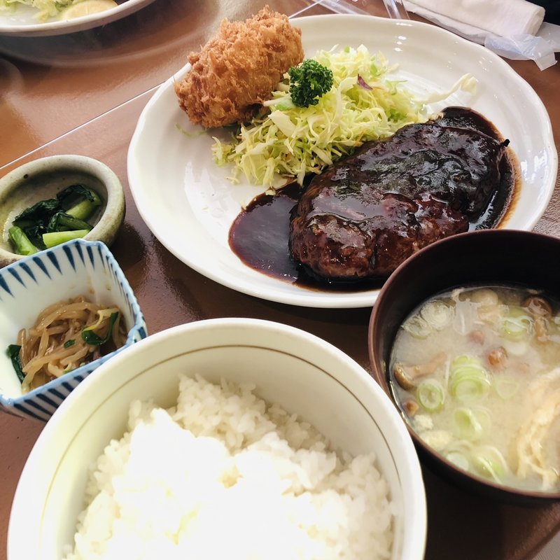 ハンバーグ&エビクリームコロッケ(ごはん屋さん)