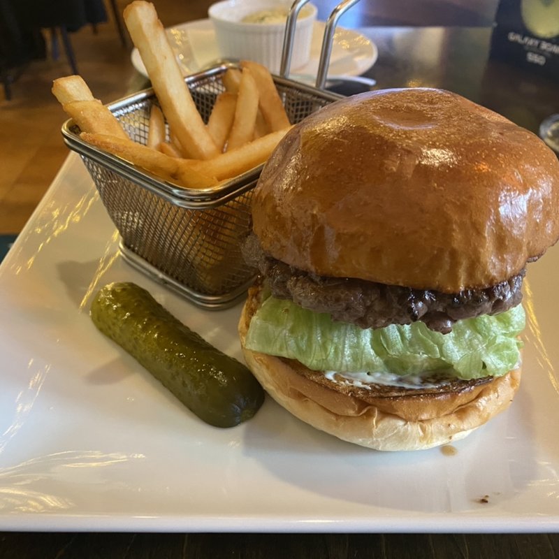 ハンバーガー(シェイクツリー バーガー＆バー （shake tree burger&bar）)