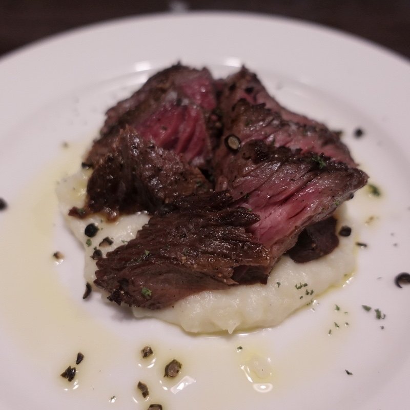 牛ハラミ焼き(クラフトビアマーケット 田町店)