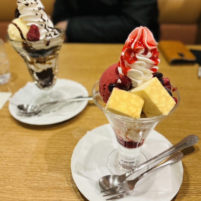 苺パフェ(庄屋 那珂川店)