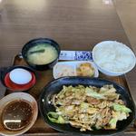 ホルモン定食　生玉子付け(大坂屋　(備前))