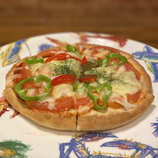 手ごねナポリ風Pizza(トマトと野菜)(Pavillon Monceau)