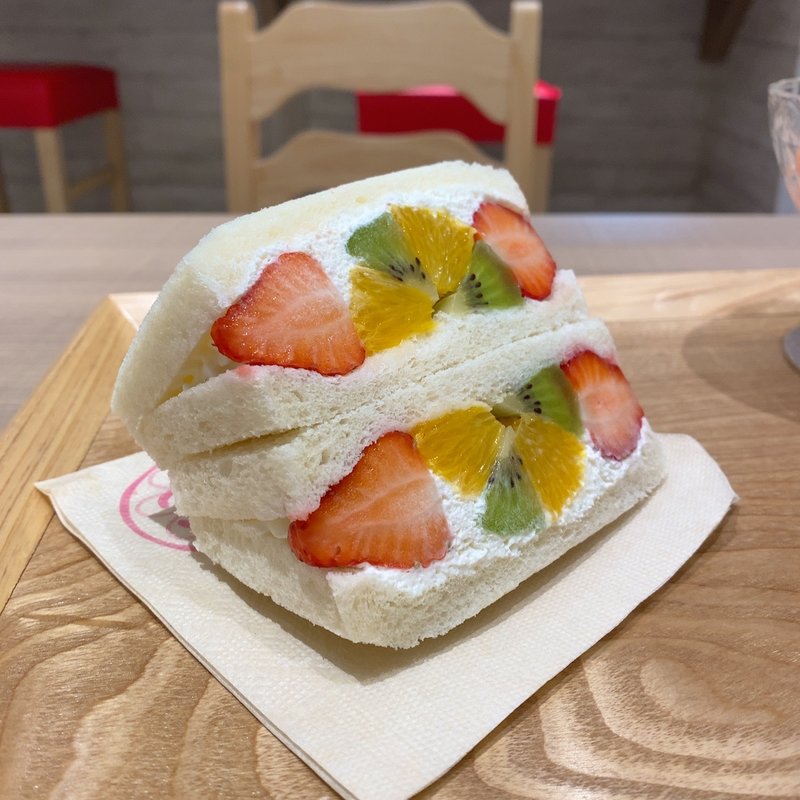 いちごミックスサンド(サニーオーチャード フルーツ ラボ)