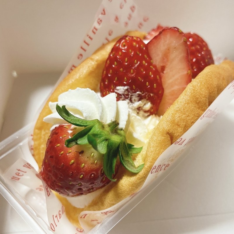 苺のパンケーキサンド(洋菓子工房&カフェ バウム工房 ゆずの木)