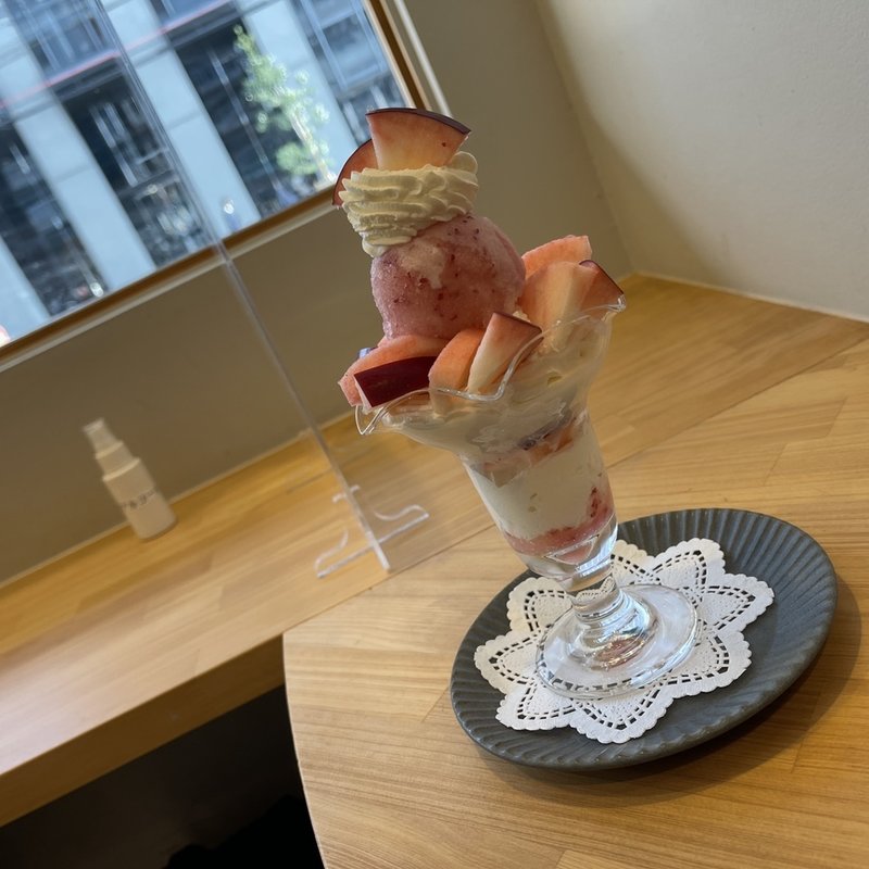 プレミアム　紅の夢パフェ(山口果物 （ヤマグチクダモノ）)