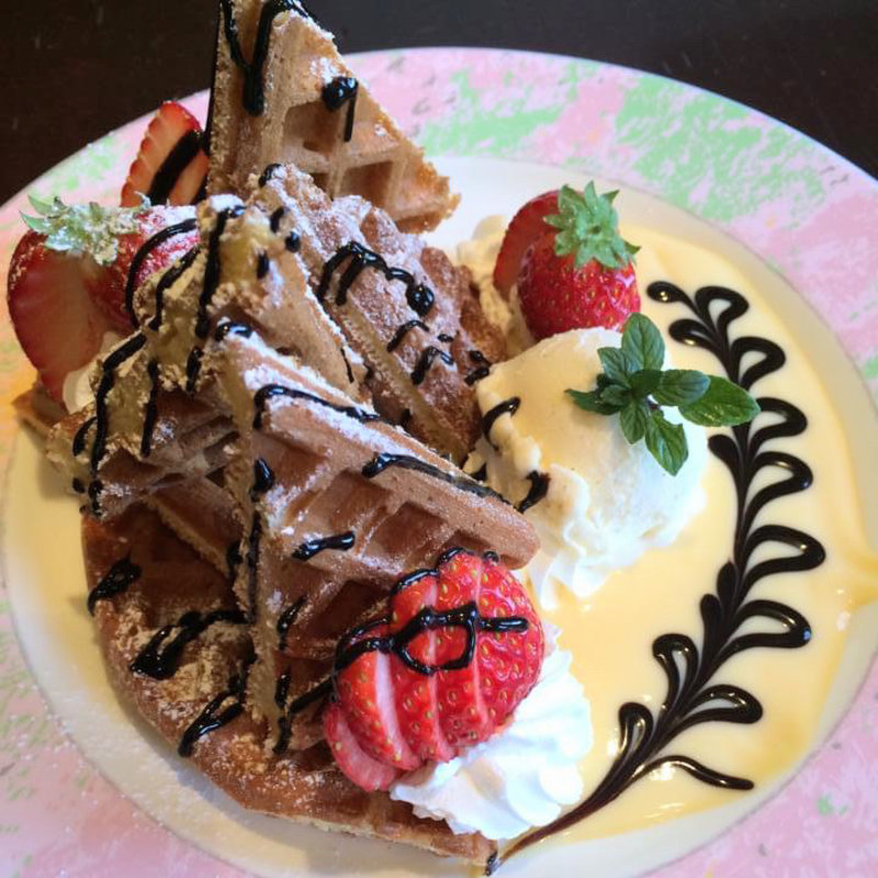 苺のチョコカスタードワッフル(カフェドラパン)