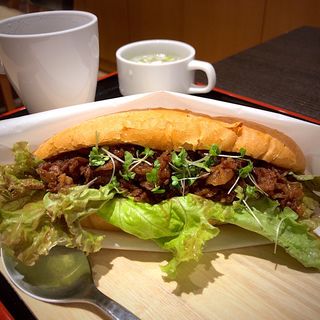 仙台牛すき焼きサンド(肉のいとう 仙台駅1階店)