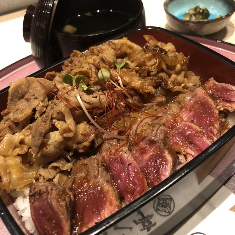 ビフテキ&カルビ重(ビフテキ重・肉飯 ロマン亭 セブンパーク天美店)