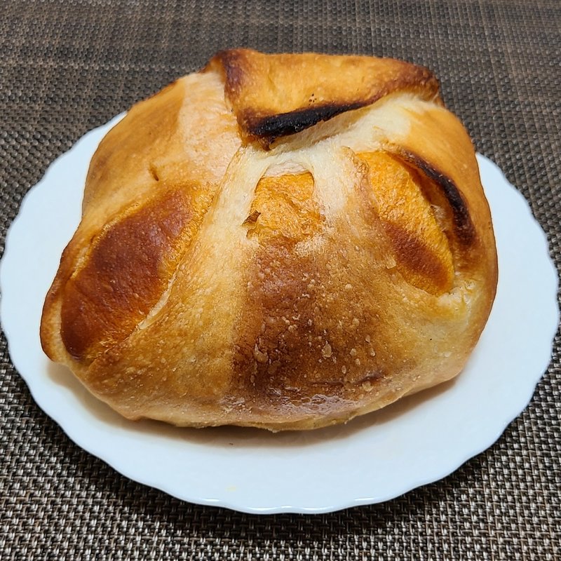 うま、トマ、チーズ&ナッツ(石窯ぱん くりや)