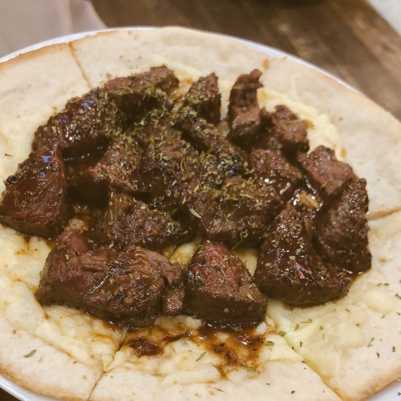 ハラミステーキピザ(大衆ビストロ ABCheese)