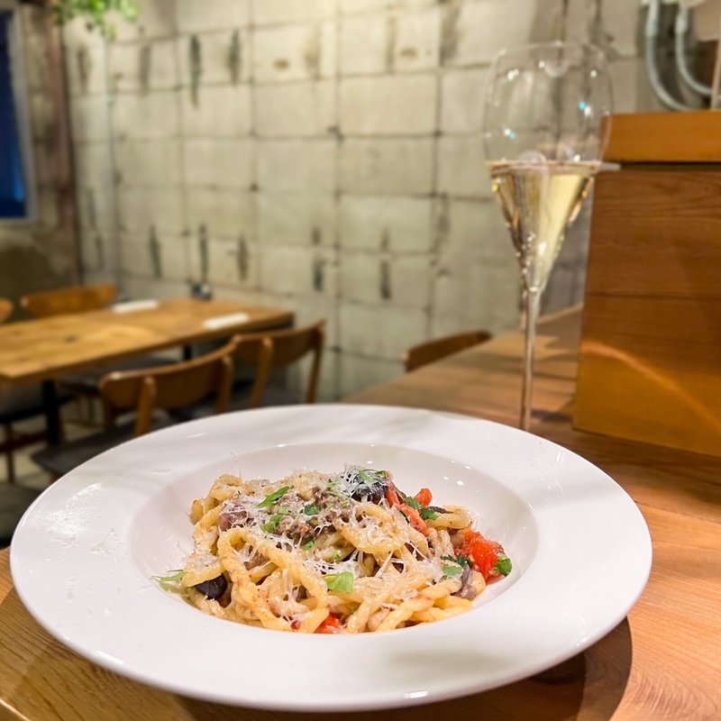 ロリギッタス　なにわ黒牛のラグー(ワインショップ&ダイナーFUJIMARU東心斎橋店 2階ダイナー)