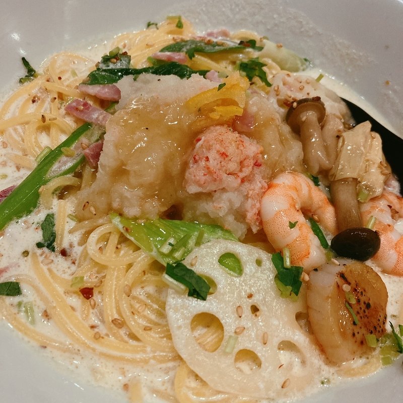 紅ズワイガニと海老と湯葉と聖護院蕪おろしのクリームスープ(洋麺屋五右衛門 キュービックプラザ新横浜店)