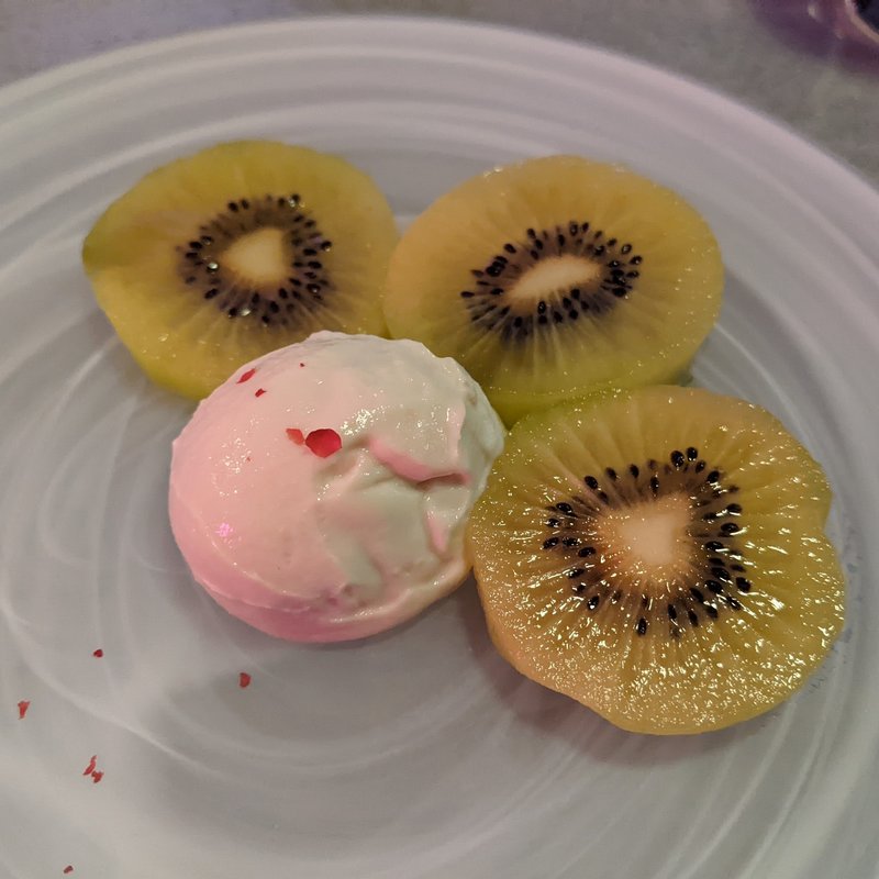 キウイの蜂蜜白和え(WAKAZE TOKYO)