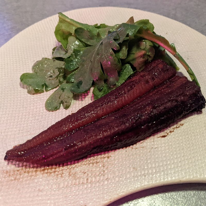 穴子の東京ワイン煮とサラダ春菊　東京ワインのソース(WAKAZE TOKYO)