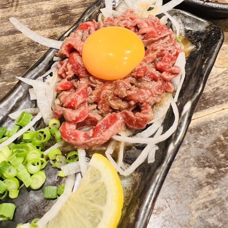 牛コールドレアステーキ(もつしげ 野毛小路 )