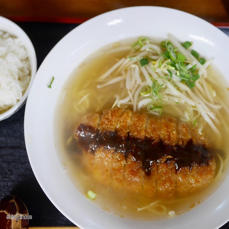 とんかつラーメン(宮廷飯店 八木駅前店 （キュウティ）)