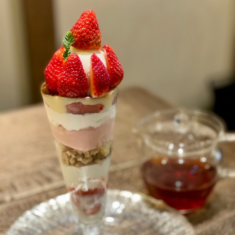 いちごのブリュレパフェ(くらしき桃子　総本店)