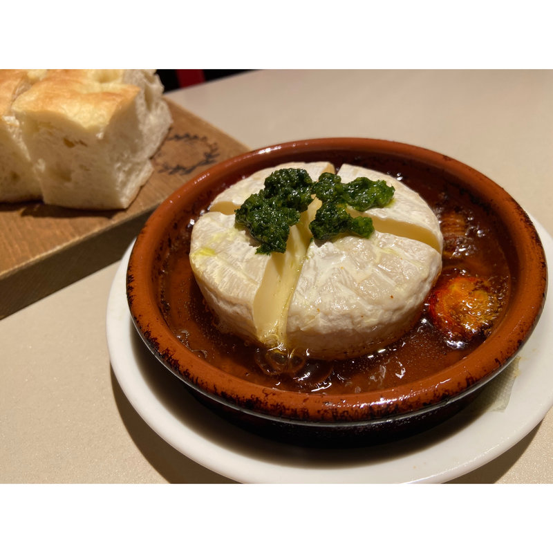 カマンベールチーズアヒージョ(ゴールデンチャイルドカフェ （Golden child cafe）)