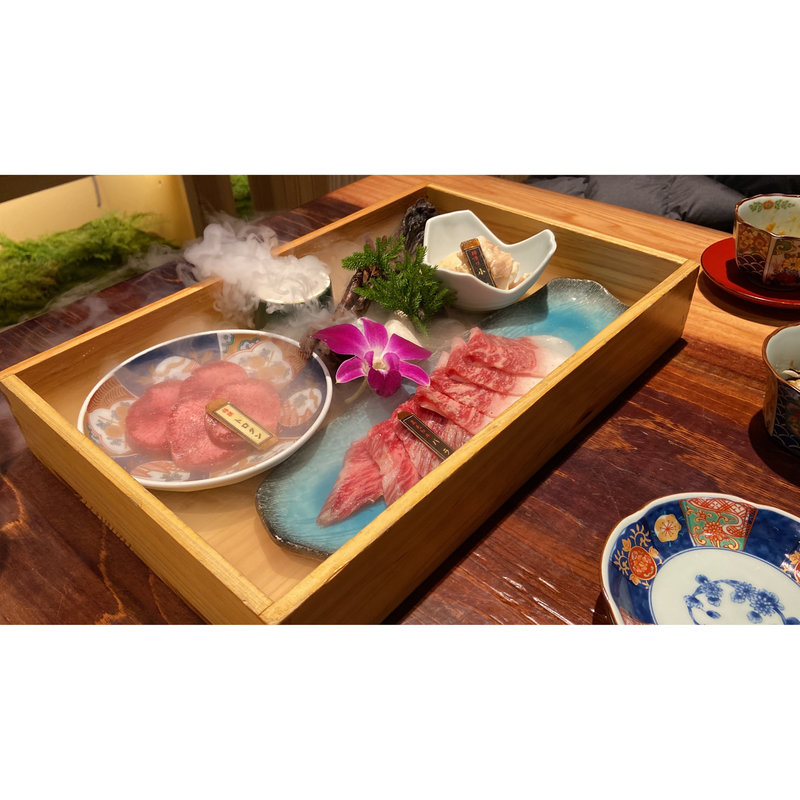 白(三代目 脇彦商店 新福島本店)