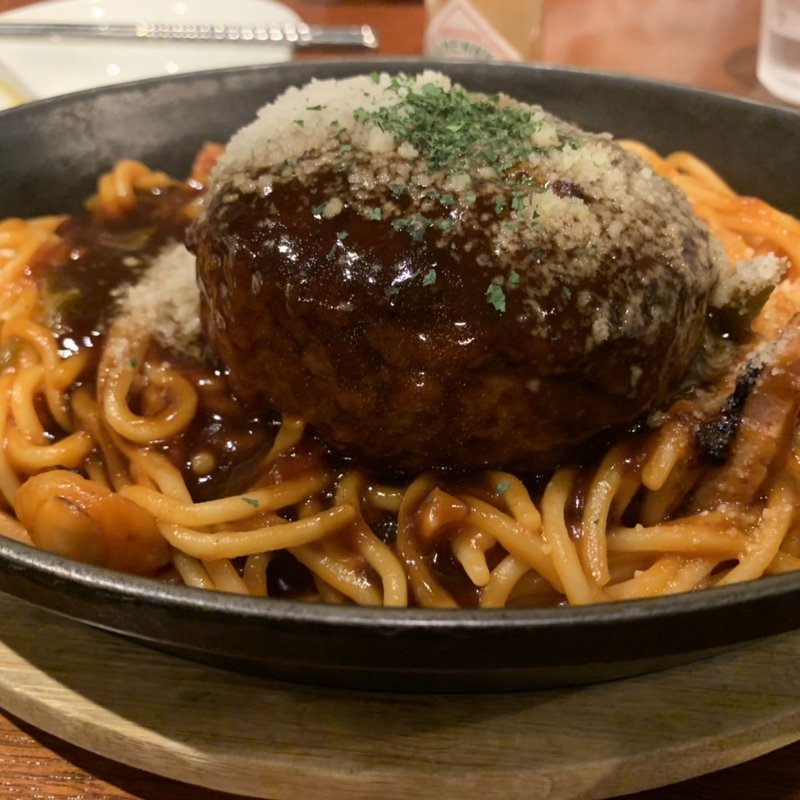 ハンバーグナポリタン(ビストロ ボンテン 本町店 （Bistro Bonten）)