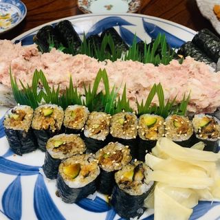 ネギトロ巻、うなきゅう巻(三寿司 支店 （さんずし）)